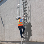 Safety guardrail system - Walkway